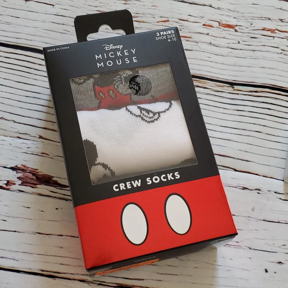 🆕️ CUTE DISNEY MICKEY MOUSE BOXED CREW SOCKS (3 PAIRS) ❤️🖤